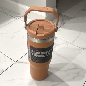 NWT. Stanley. The Iceflow. Flip Straw Tumbler